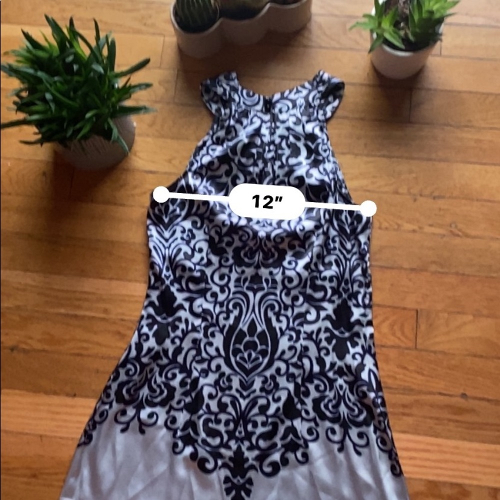 - Cache Sleeveless Top w Beaded Neckline - Picture 11 of 16